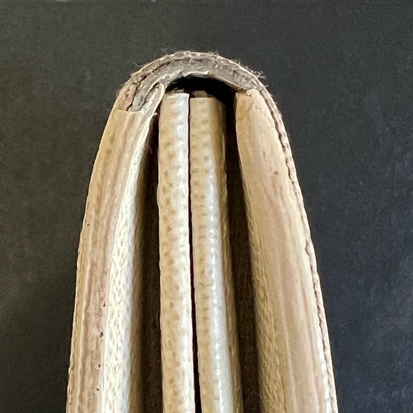 Authentic Louis Vuitton Damier Azur Wallet - Picture 3 of 16